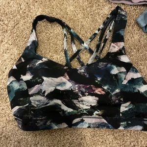 Lululemon sports bra